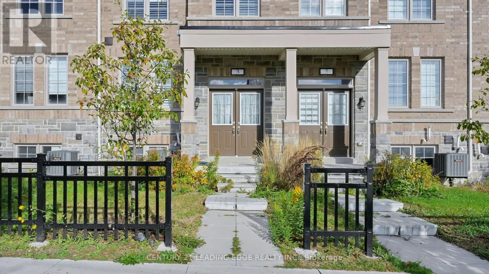 3 ROYAL COLLECTION WAY