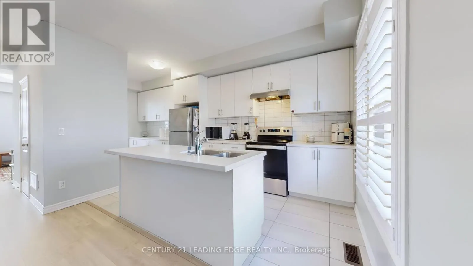 3 ROYAL COLLECTION WAY