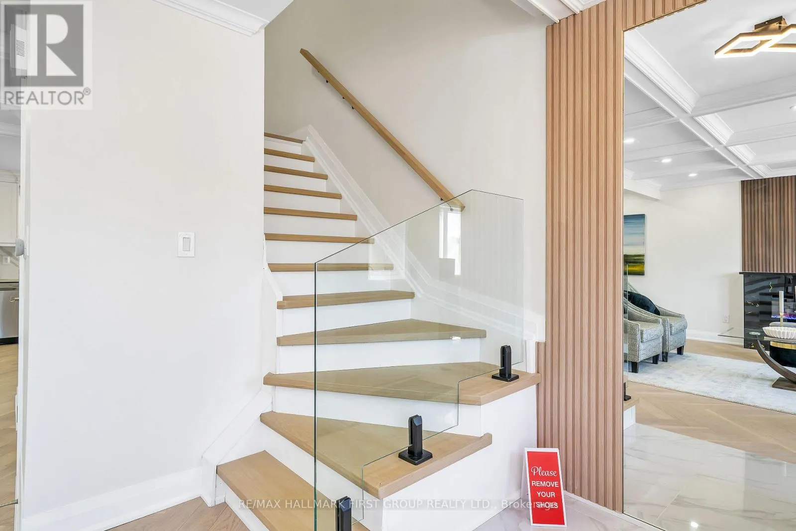 195 CASTLEBAR CRESCENT