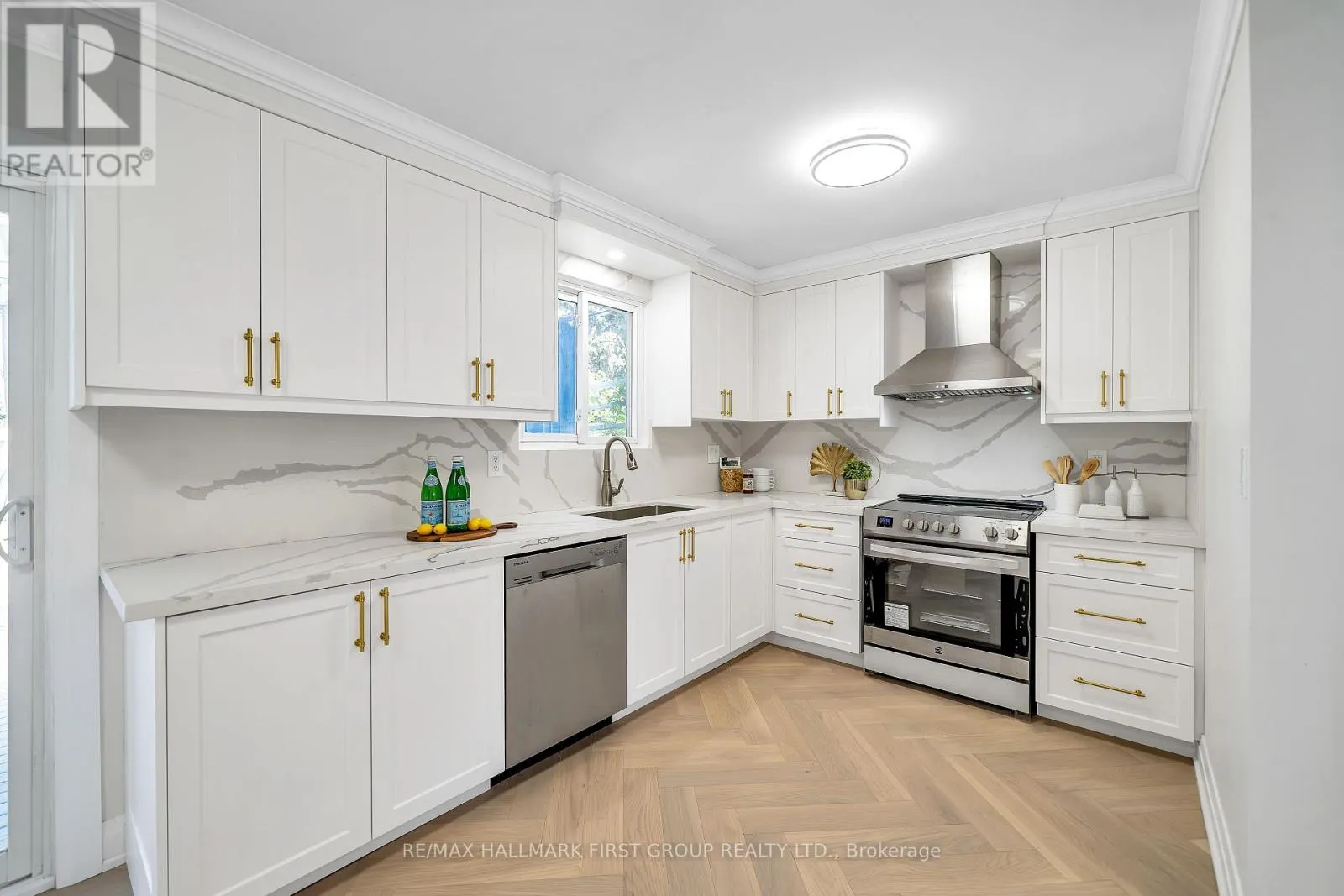 195 CASTLEBAR CRESCENT