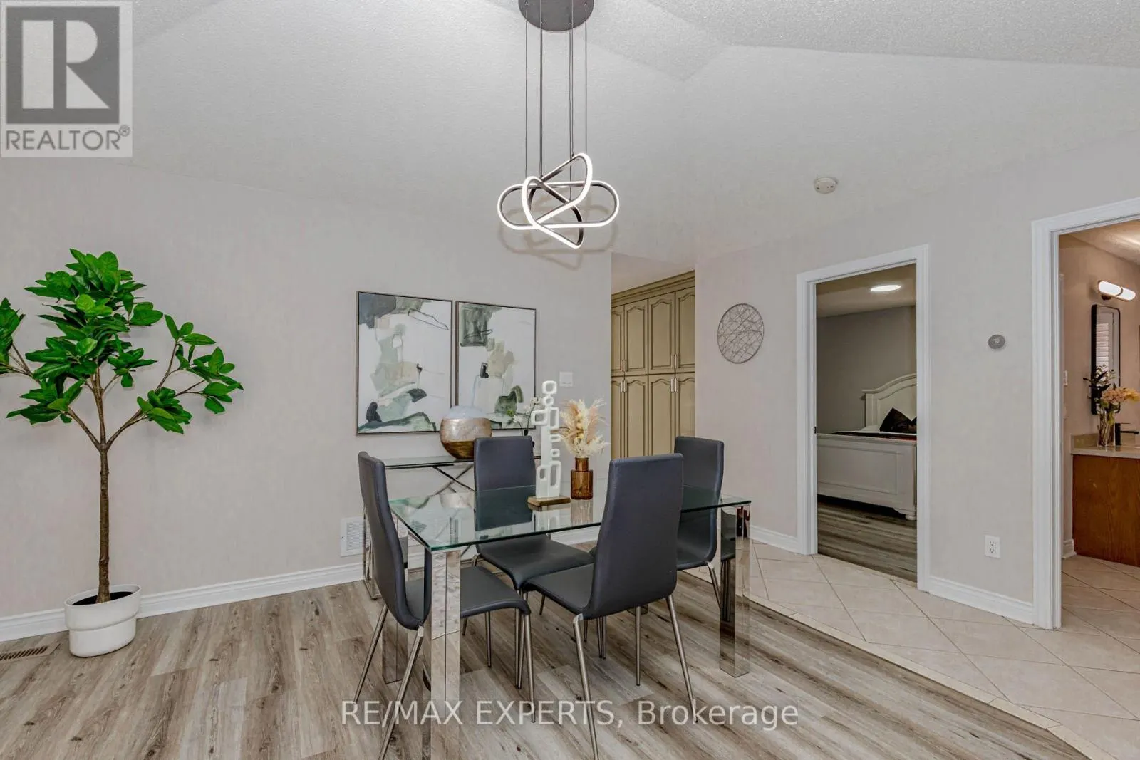 5 TEMPLE WEST CRESCENT