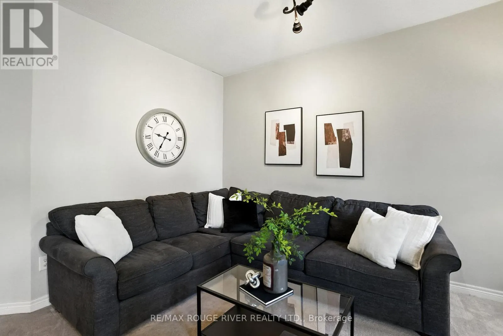 47 JAMES GOVAN DRIVE