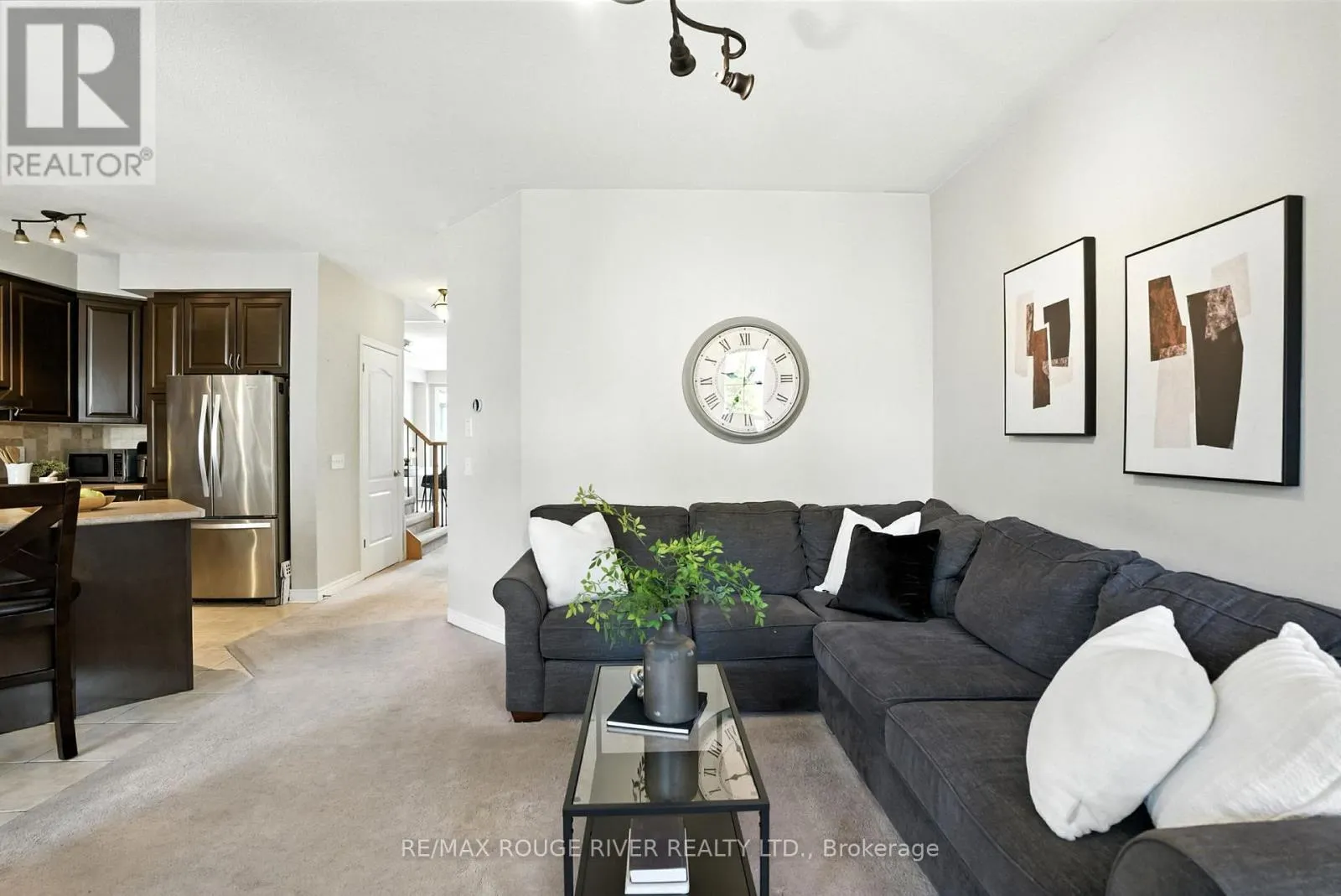 47 JAMES GOVAN DRIVE