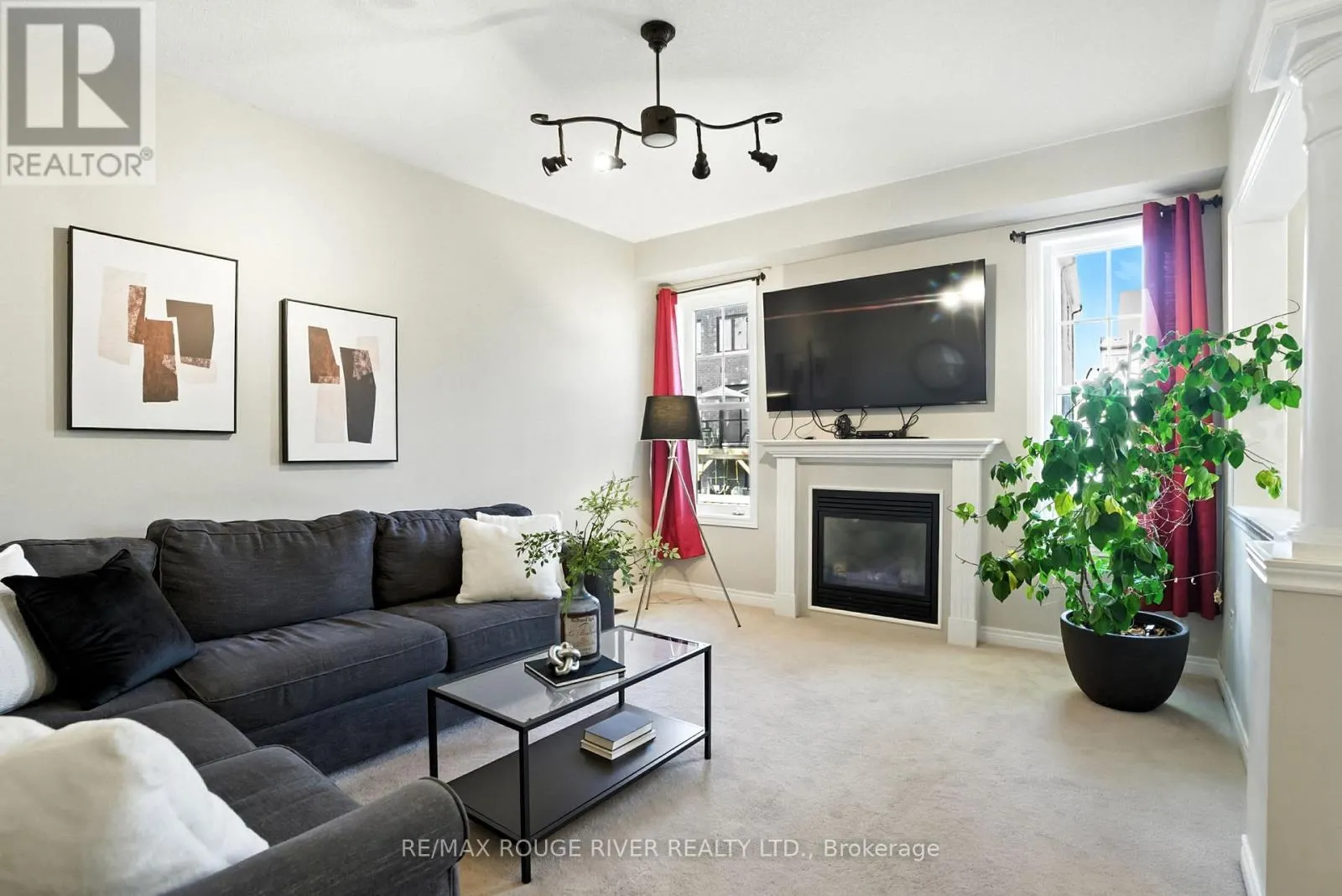 47 JAMES GOVAN DRIVE