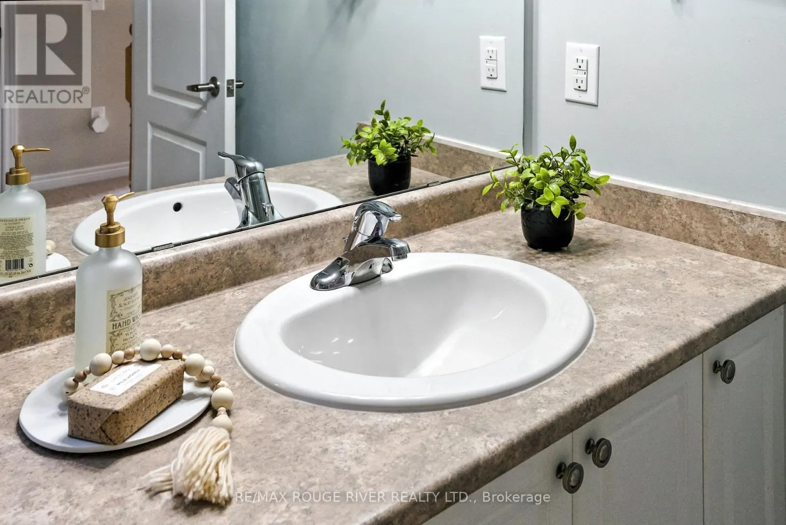 47 JAMES GOVAN DRIVE