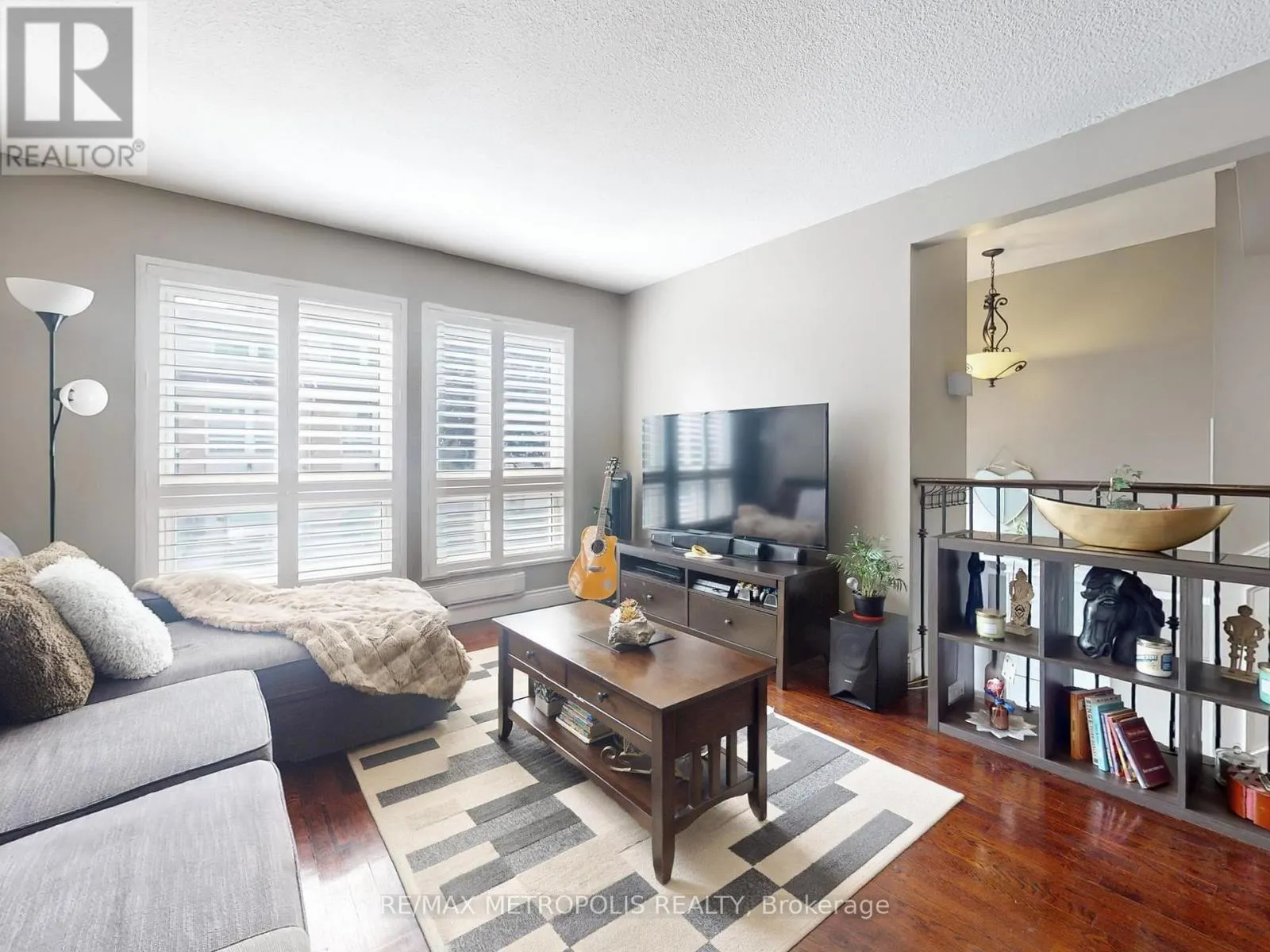 4040 - 44 WILLOWS LANE