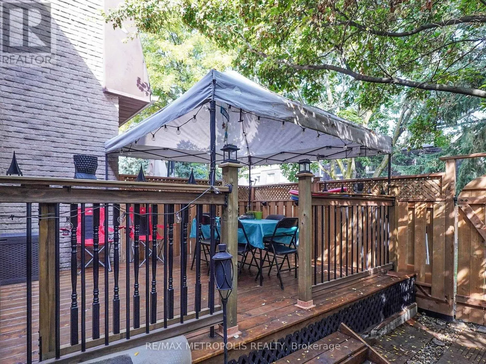 4040 - 44 WILLOWS LANE