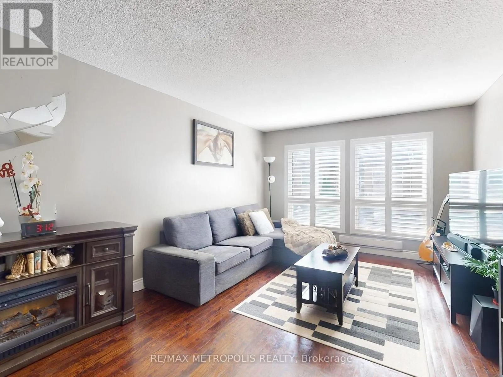 4040 - 44 WILLOWS LANE