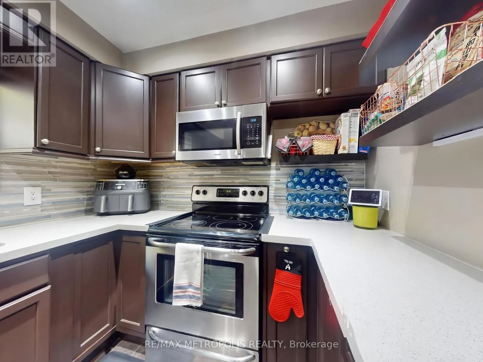 4040 - 44 WILLOWS LANE