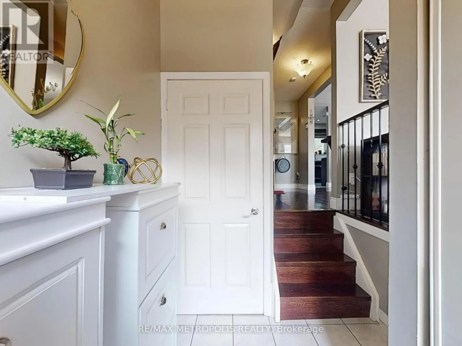 4040 - 44 WILLOWS LANE