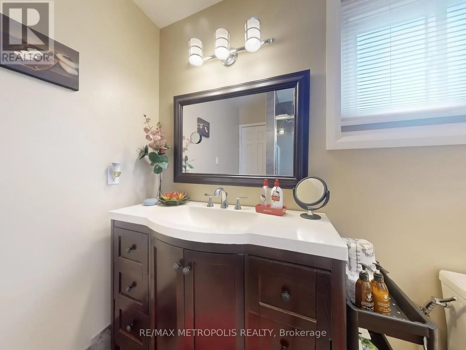 4040 - 44 WILLOWS LANE