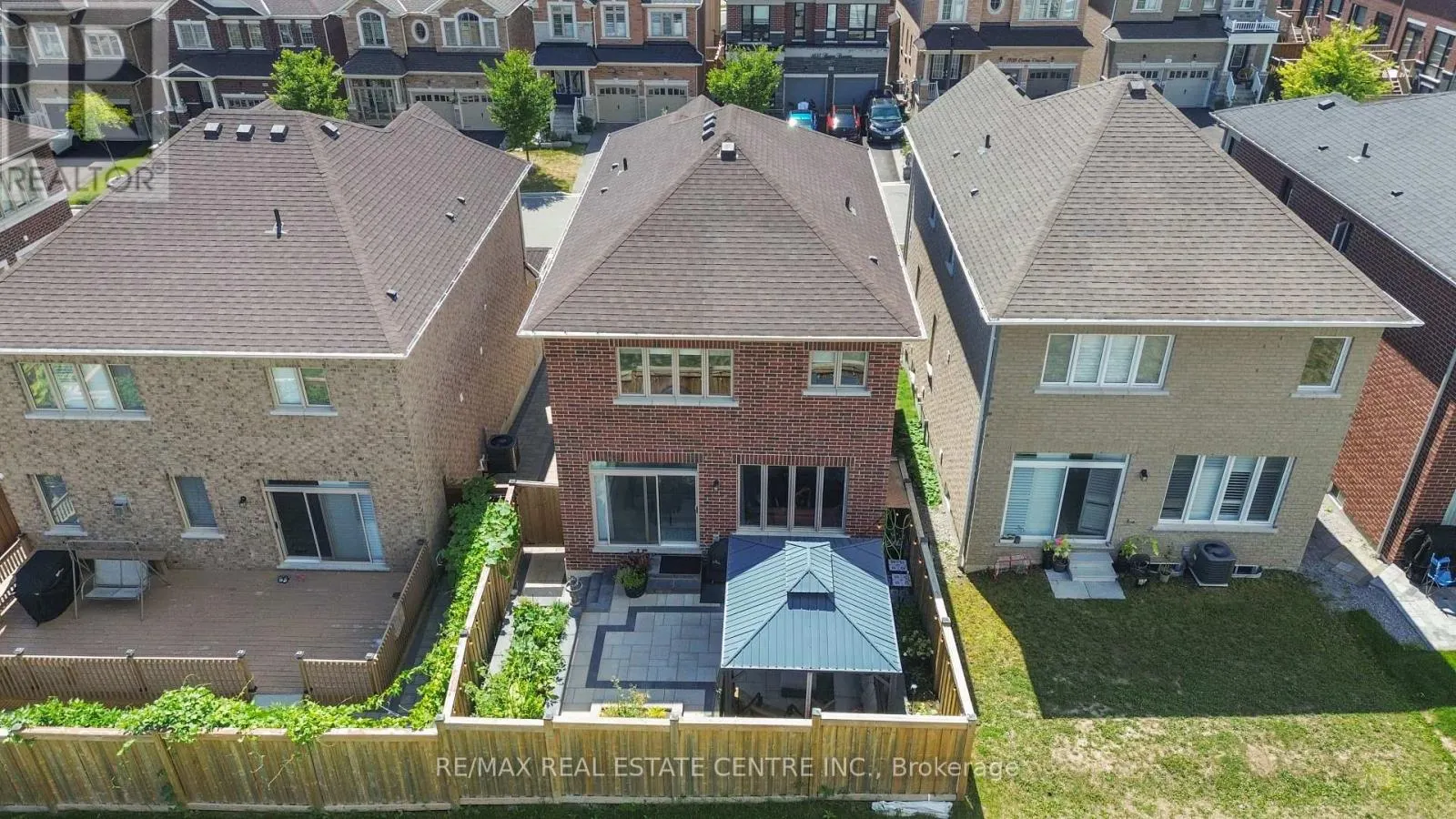 1106 CACTUS CRESCENT