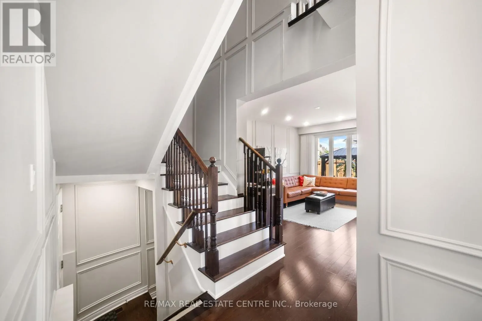 1106 CACTUS CRESCENT