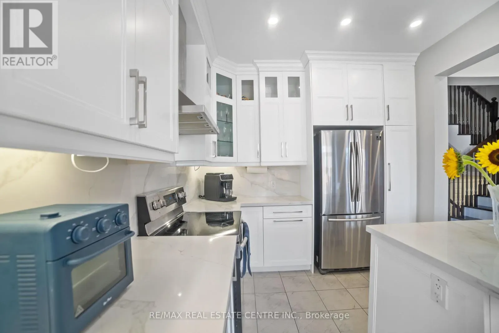 1106 CACTUS CRESCENT