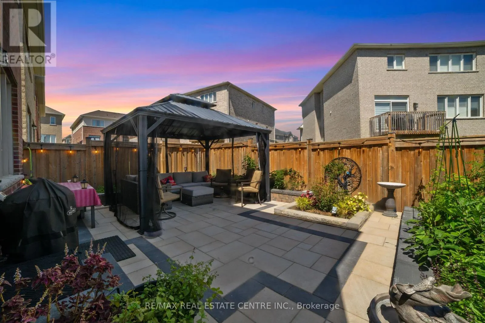 1106 CACTUS CRESCENT