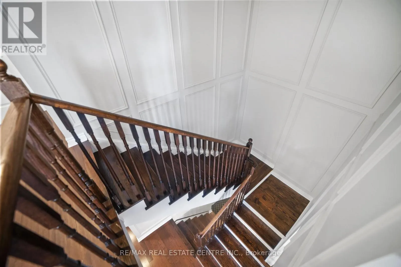 1106 CACTUS CRESCENT