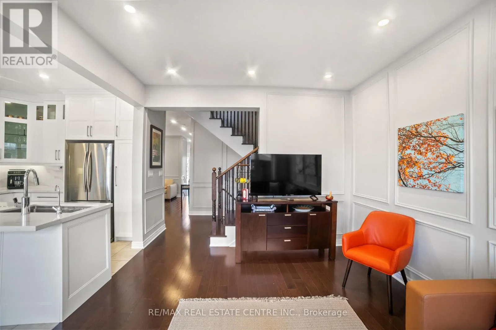 1106 CACTUS CRESCENT