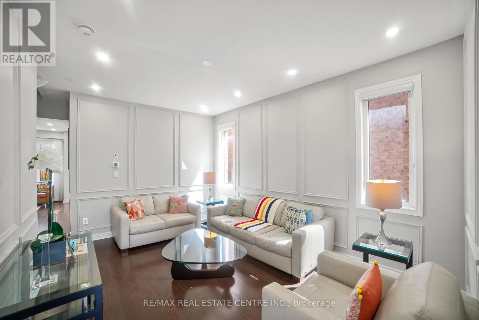 1106 CACTUS CRESCENT