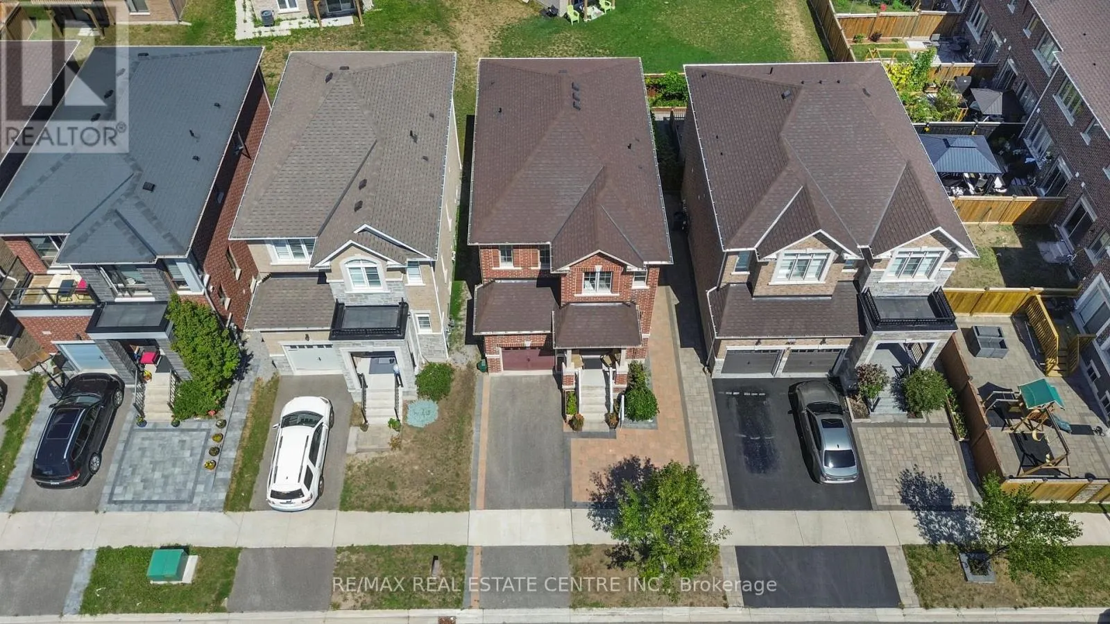 1106 CACTUS CRESCENT