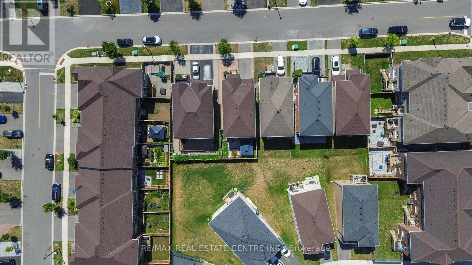 1106 CACTUS CRESCENT