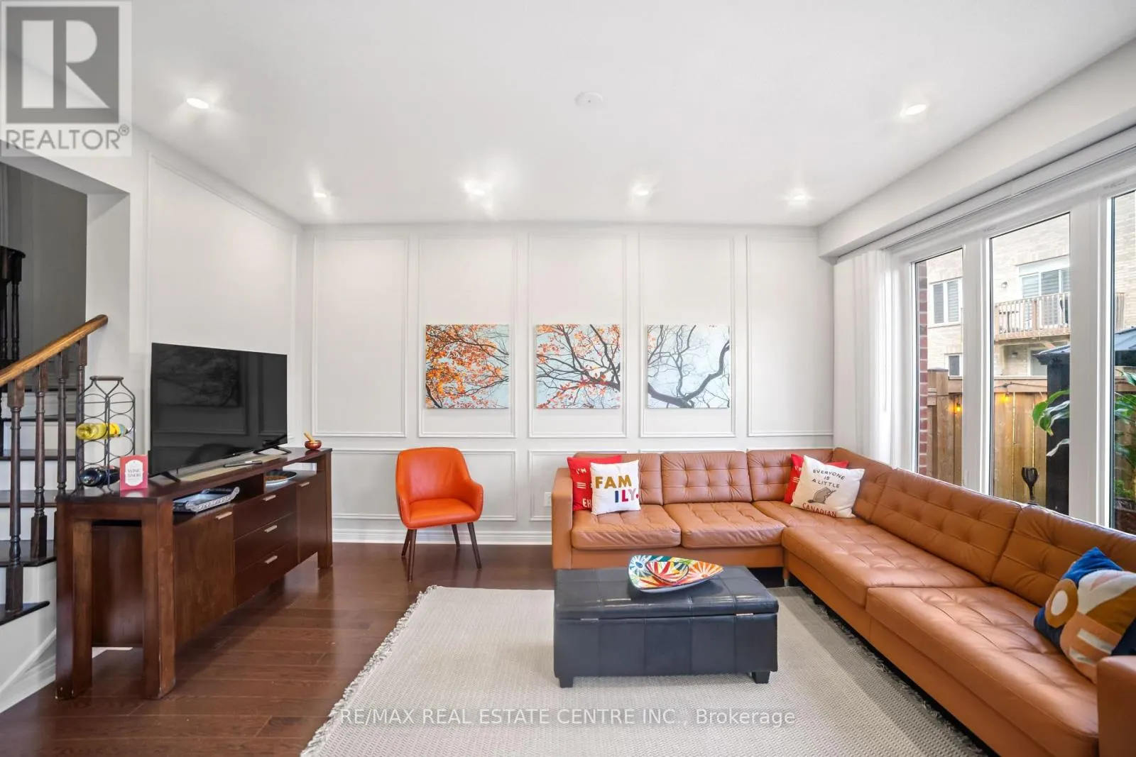 1106 CACTUS CRESCENT