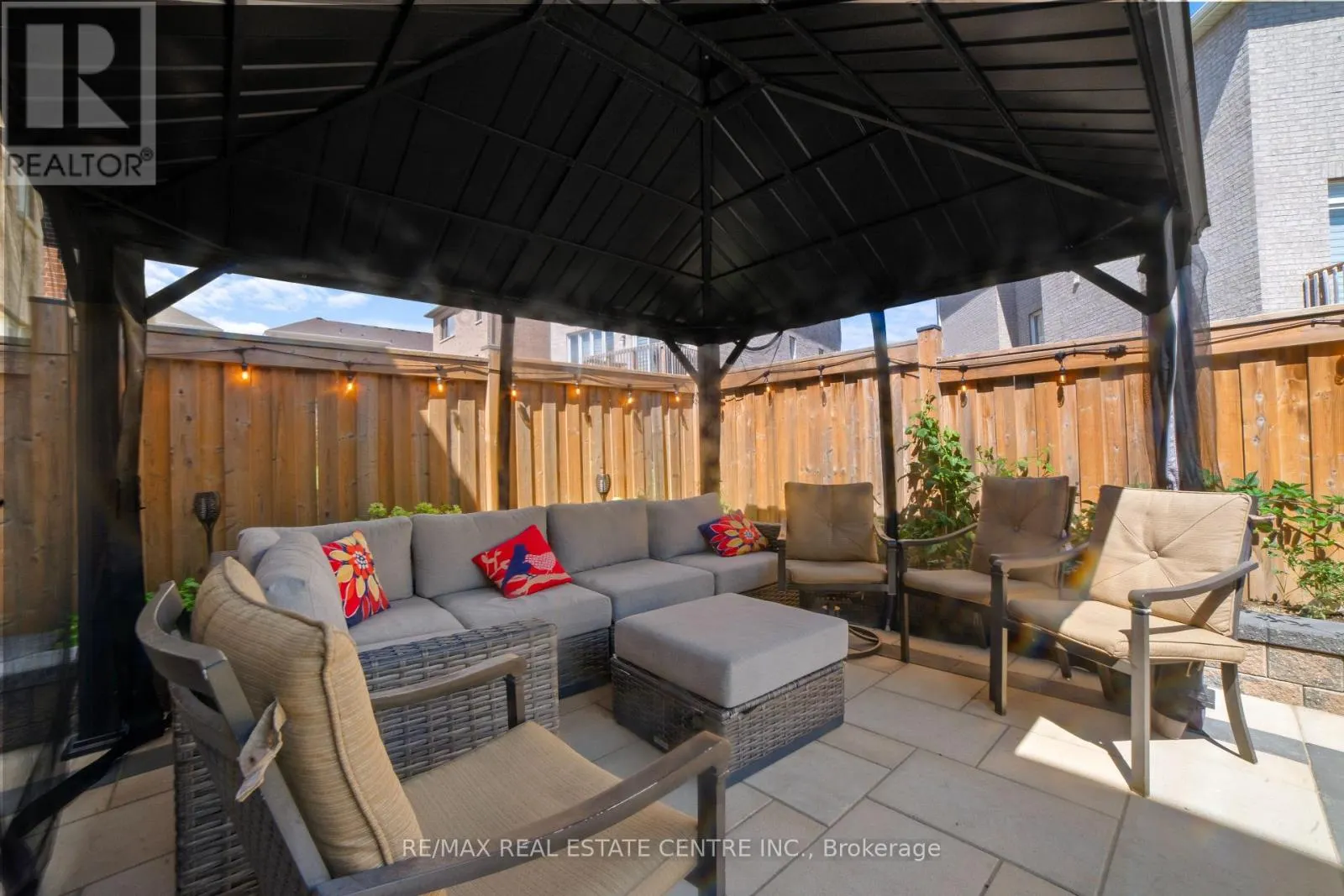 1106 CACTUS CRESCENT