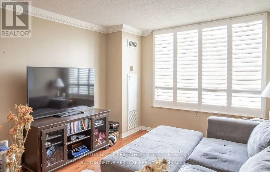 1415 - 1000 THE ESPLANADE N