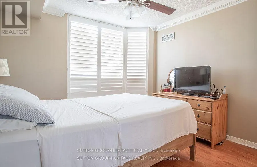 1415 - 1000 THE ESPLANADE N