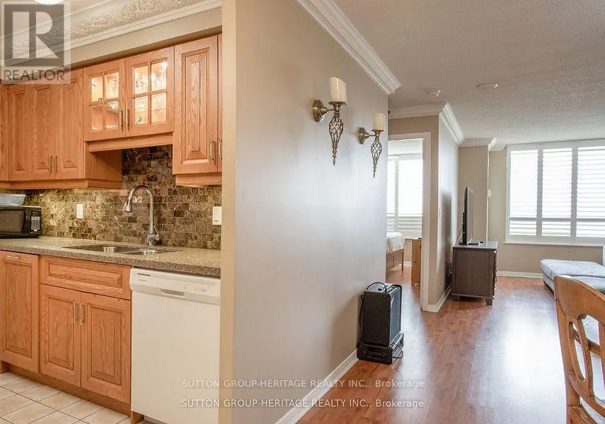 1415 - 1000 THE ESPLANADE N