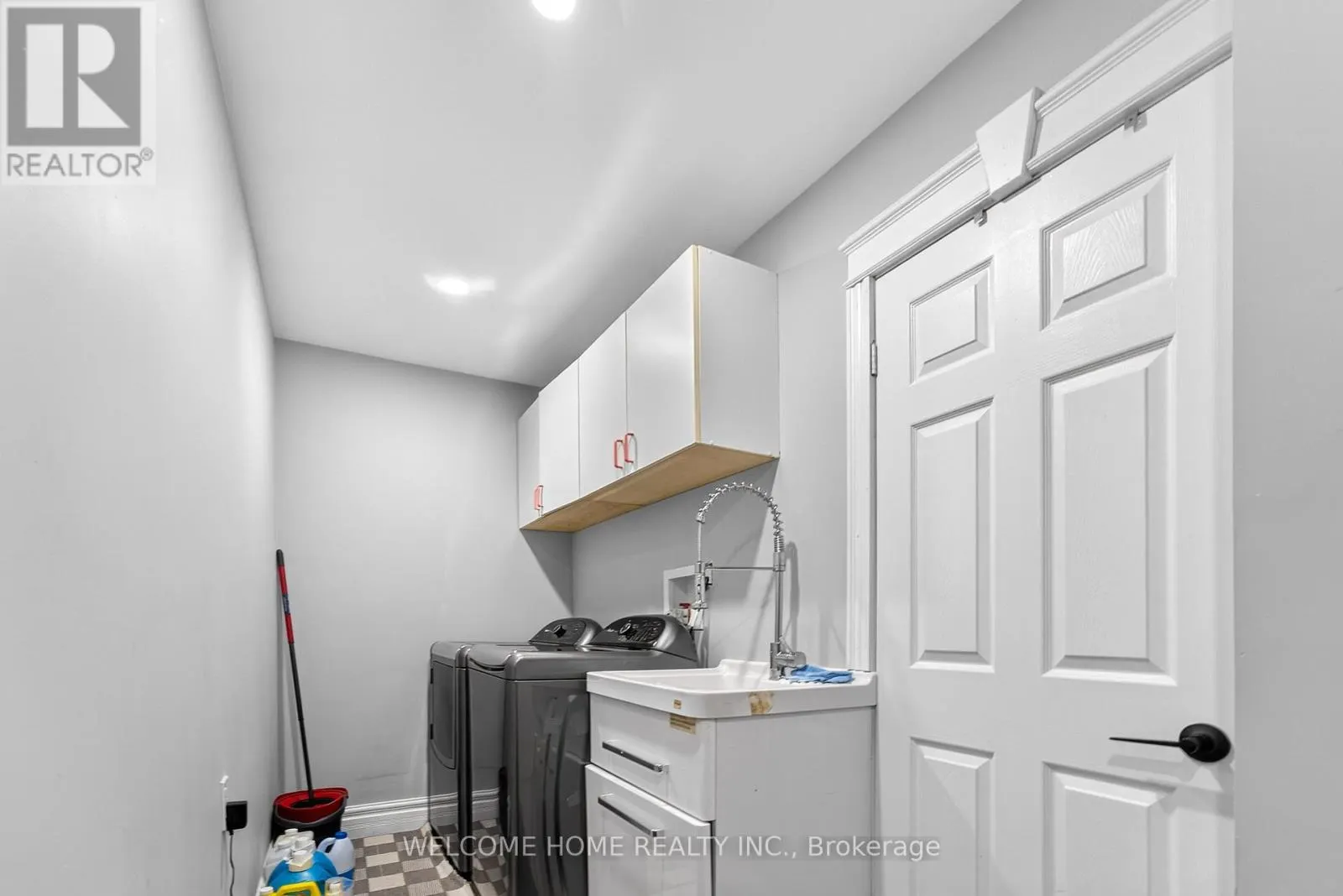 1037 SANDCLIFF DRIVE E