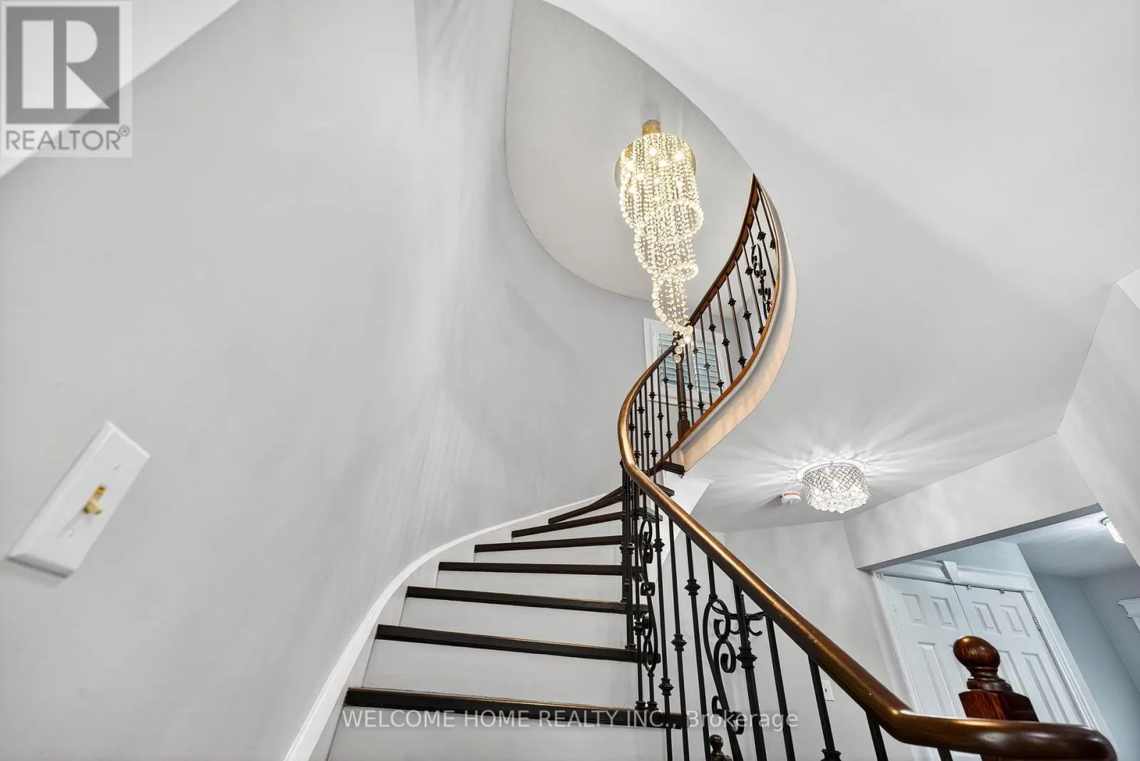 1037 SANDCLIFF DRIVE E