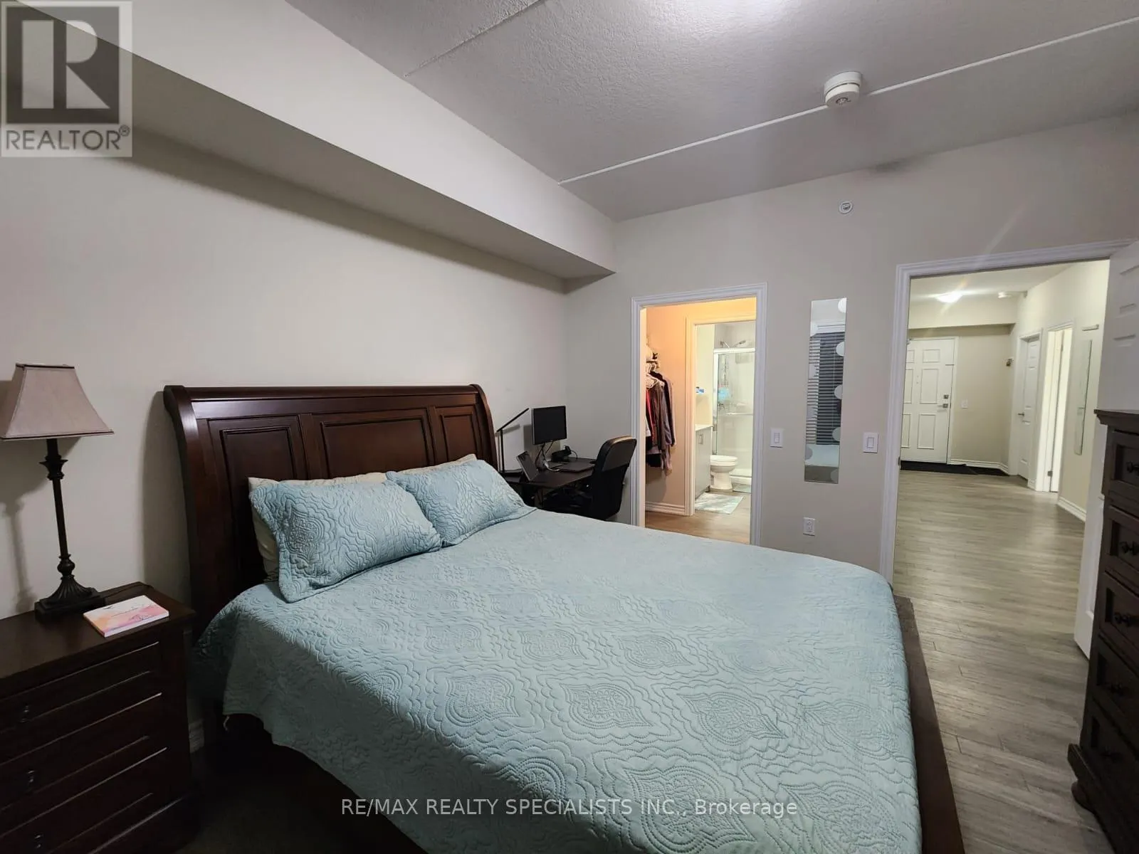 319 - 290 LIBERTY STREET N