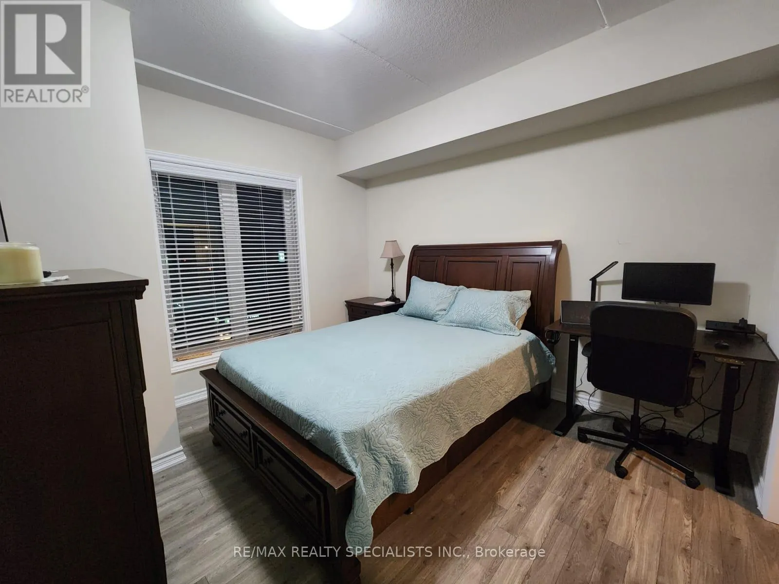 319 - 290 LIBERTY STREET N