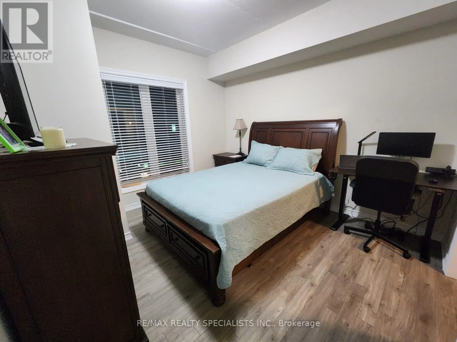 319 - 290 LIBERTY STREET N