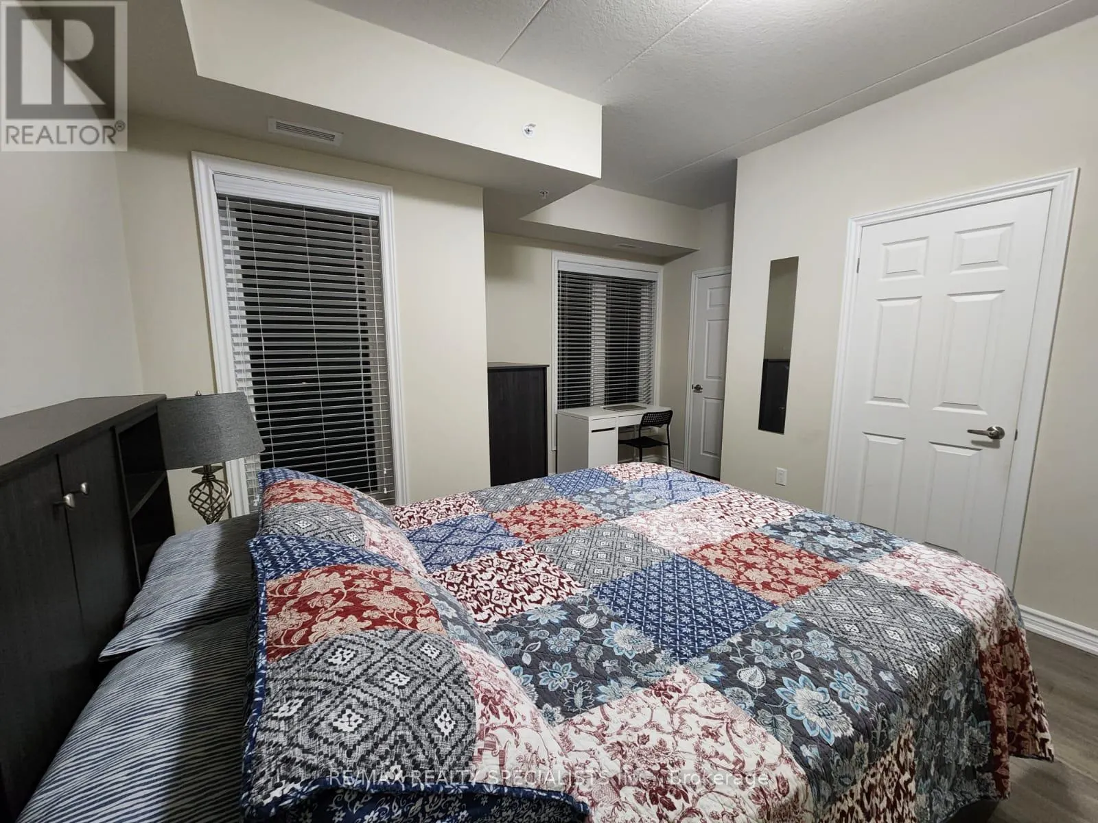 319 - 290 LIBERTY STREET N