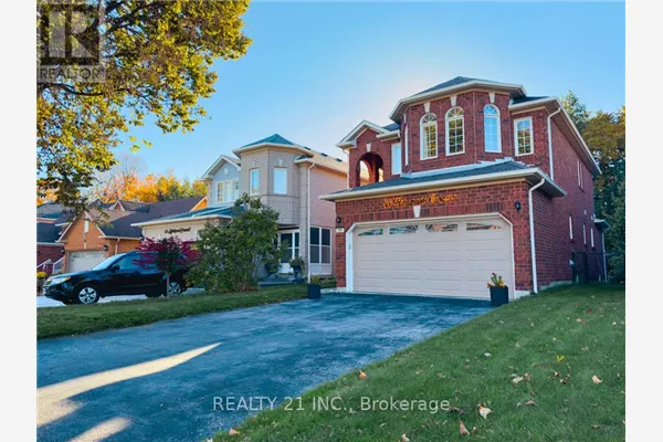 35 MARKWOOD CRESCENT W