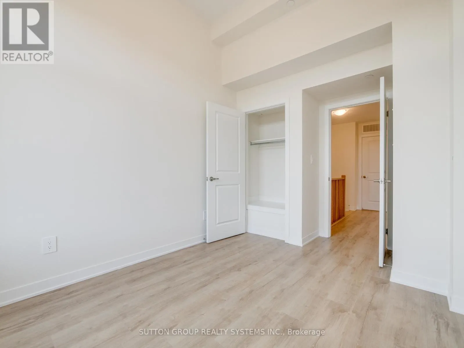 228 - 755 OMEGA DRIVE