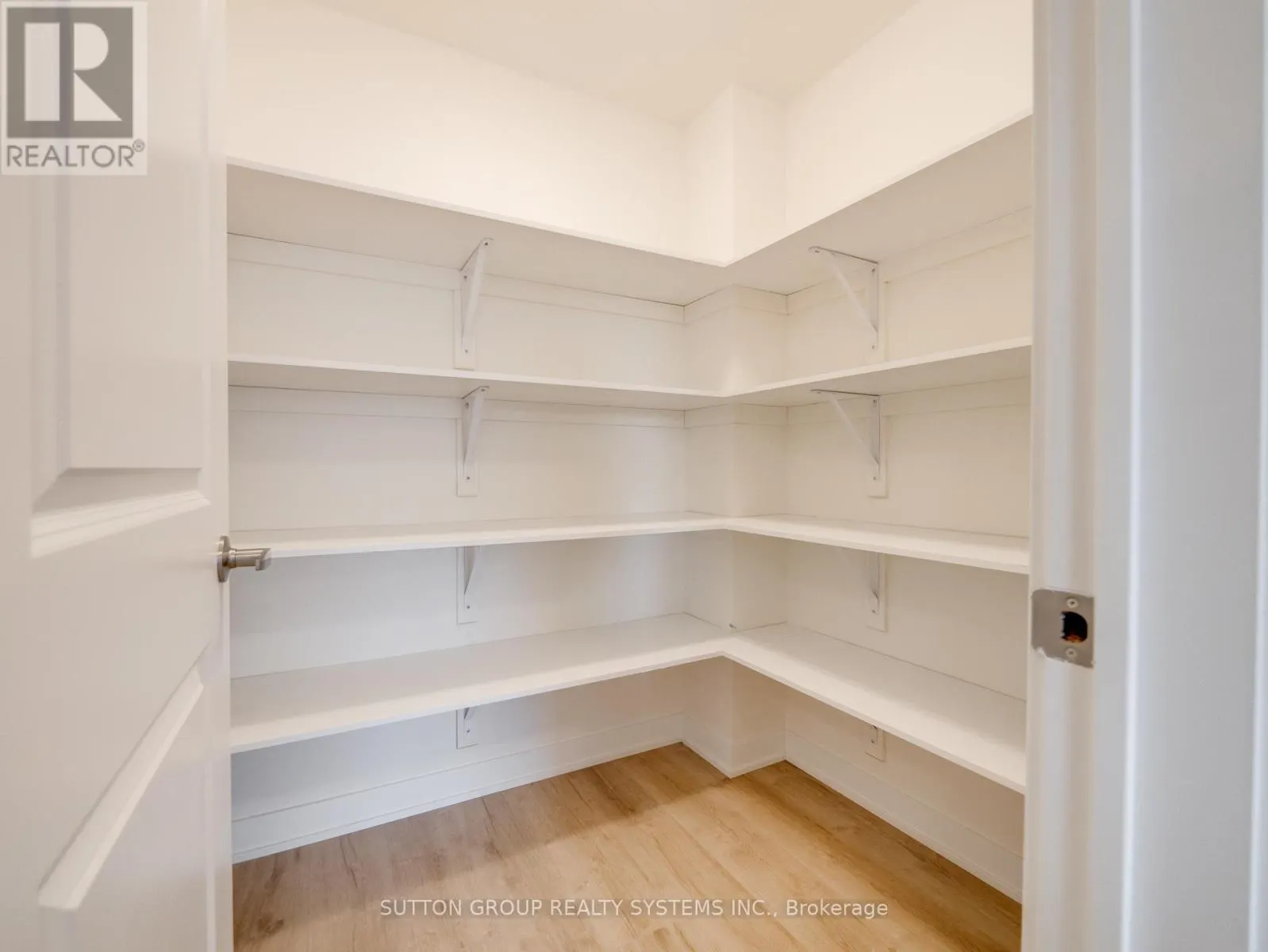 228 - 755 OMEGA DRIVE