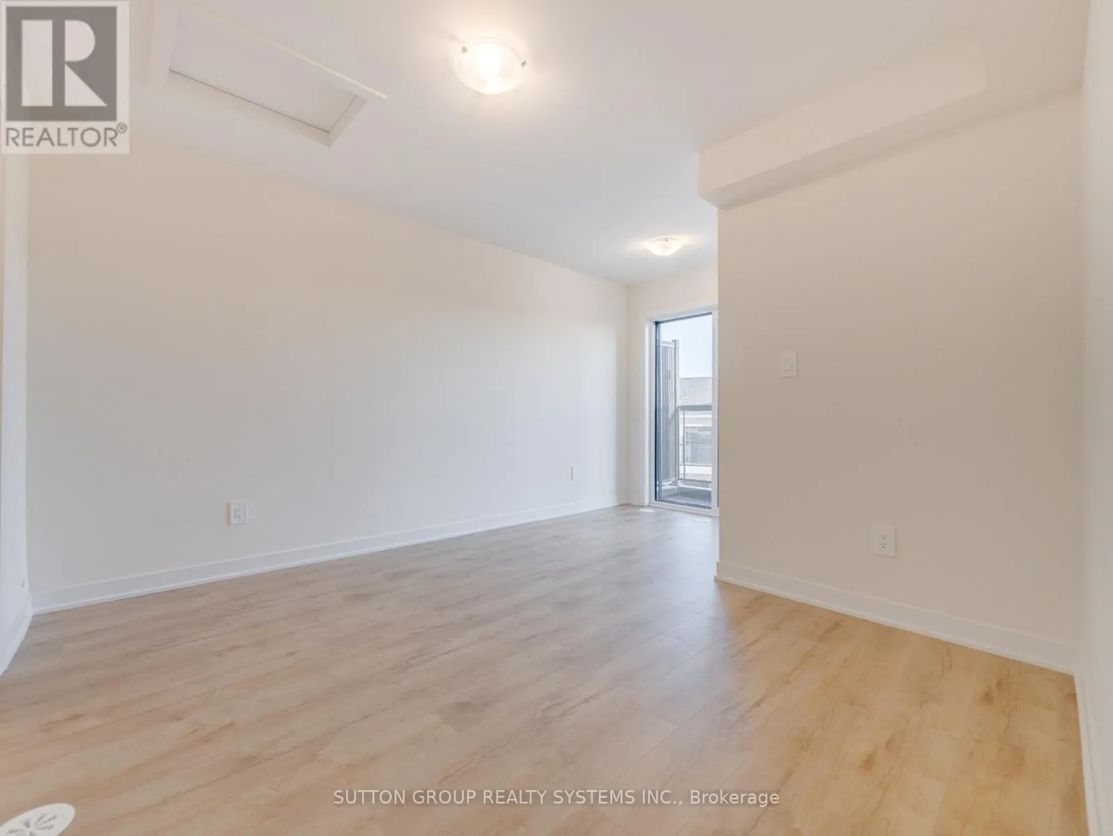 228 - 755 OMEGA DRIVE