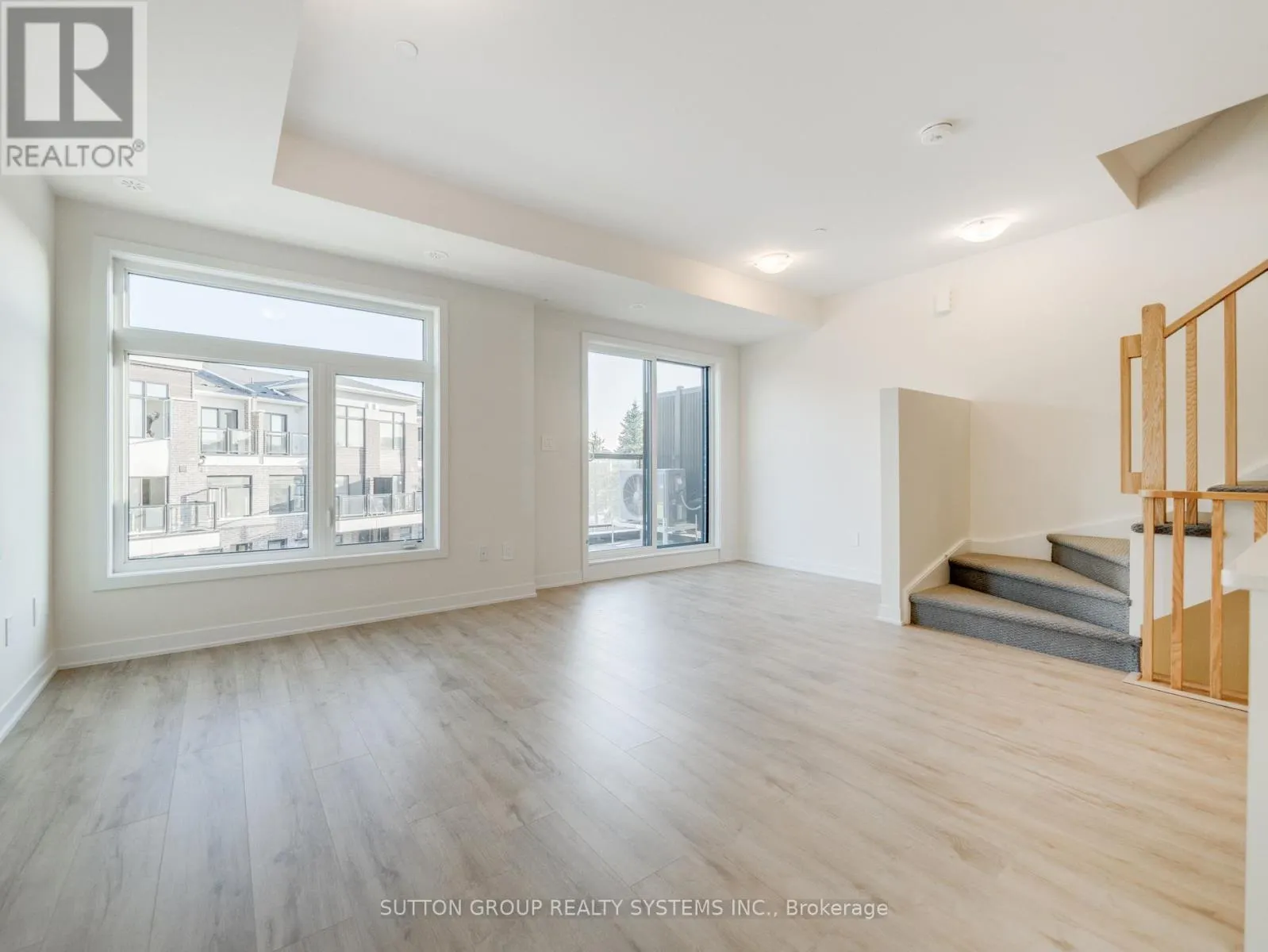 228 - 755 OMEGA DRIVE