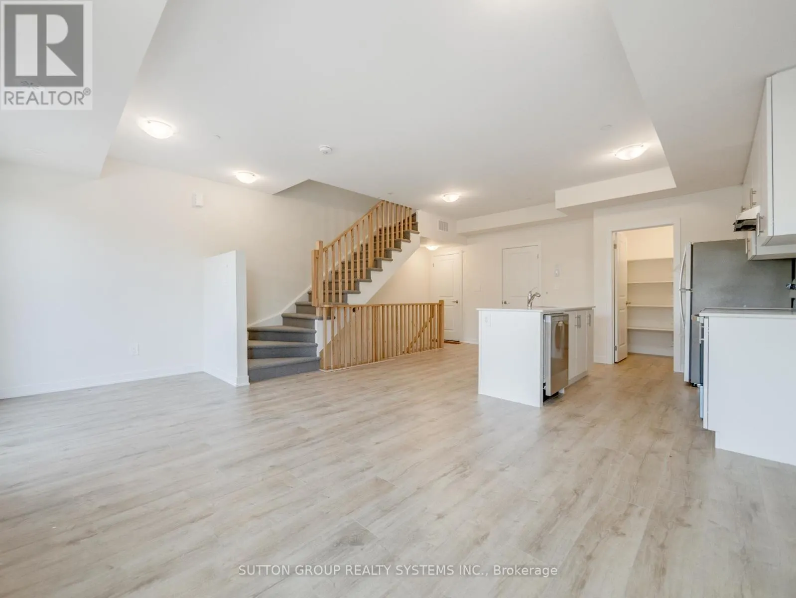 228 - 755 OMEGA DRIVE