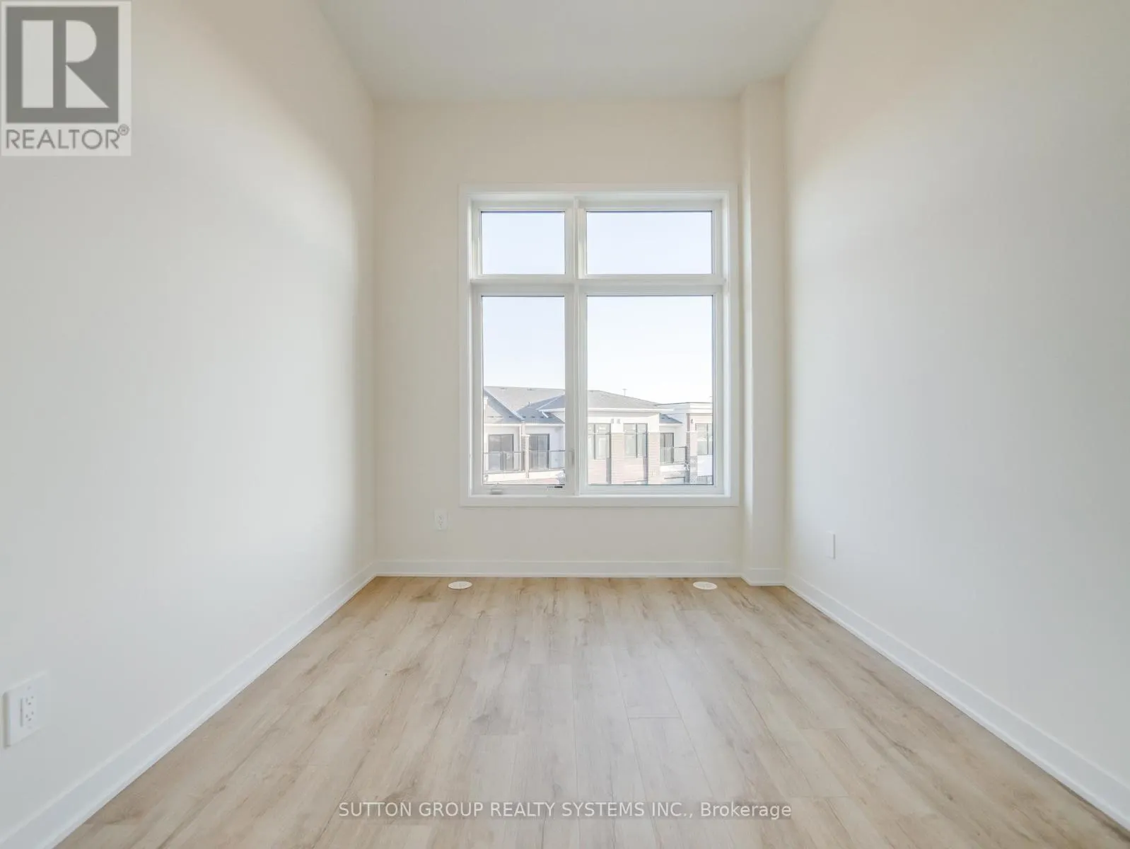 228 - 755 OMEGA DRIVE