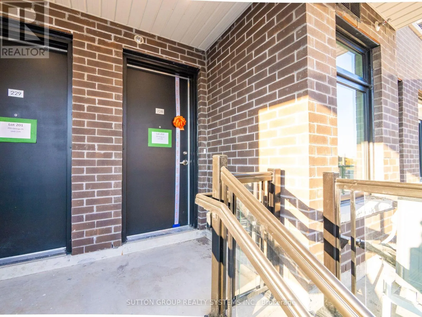 228 - 755 OMEGA DRIVE