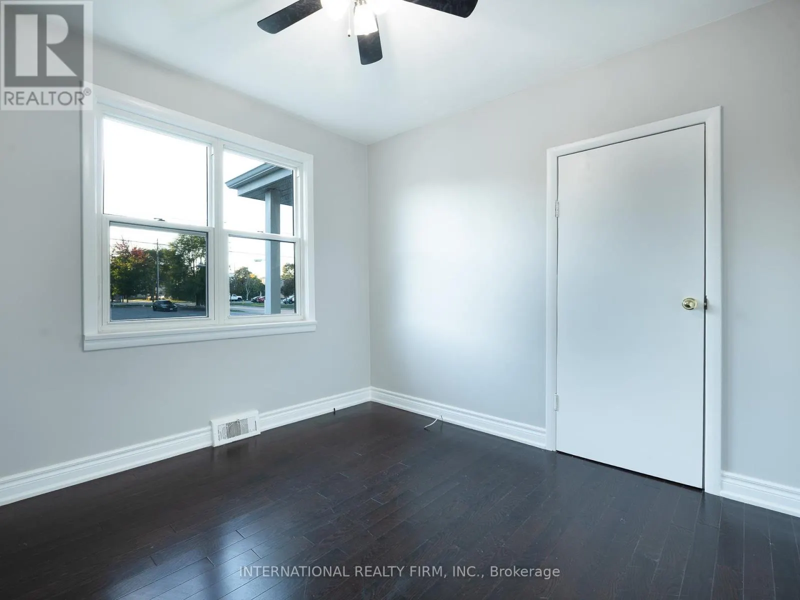 MAIN LEVEL - 345 PARK ROAD S