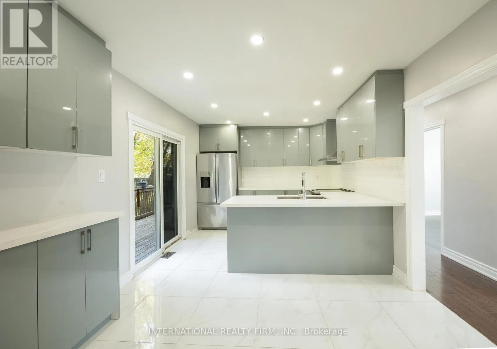 MAIN LEVEL - 345 PARK ROAD S