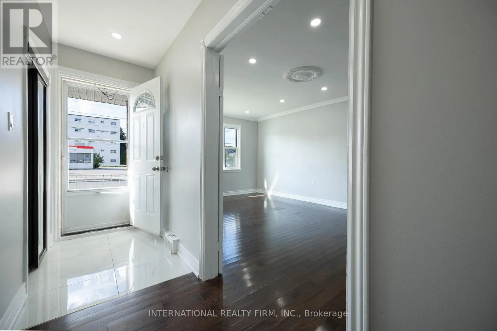 MAIN LEVEL - 345 PARK ROAD S