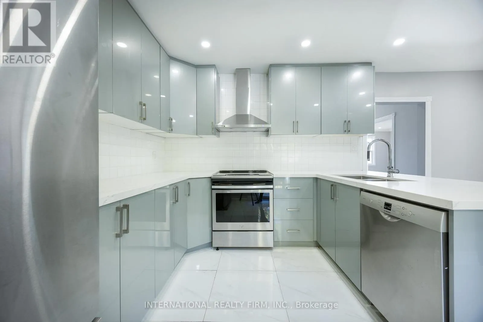 MAIN LEVEL - 345 PARK ROAD S