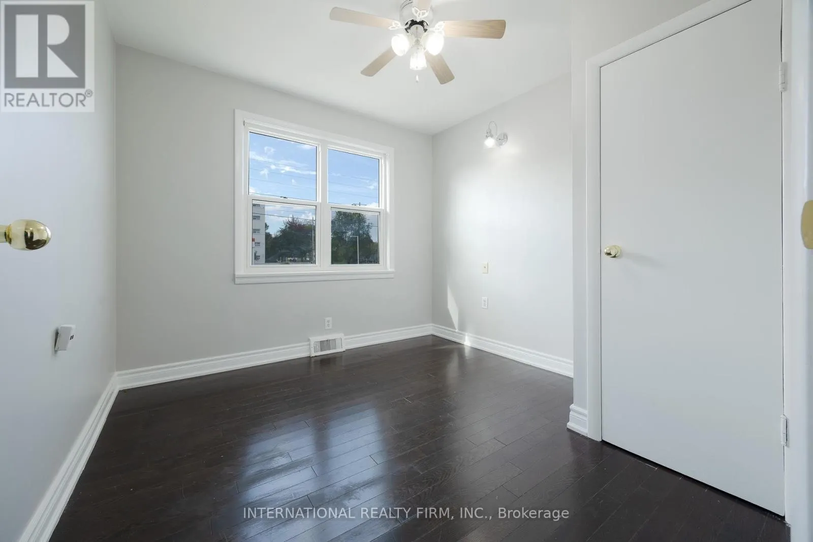 MAIN LEVEL - 345 PARK ROAD S