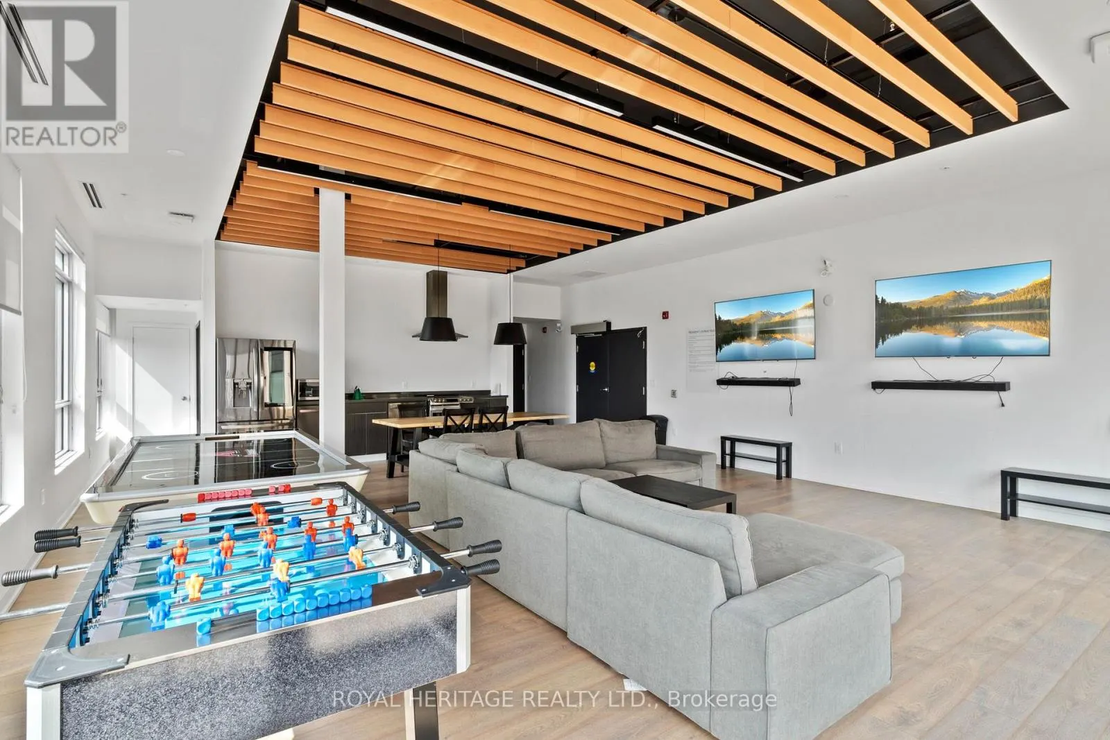 307 - 1800 SIMCOE STREET N