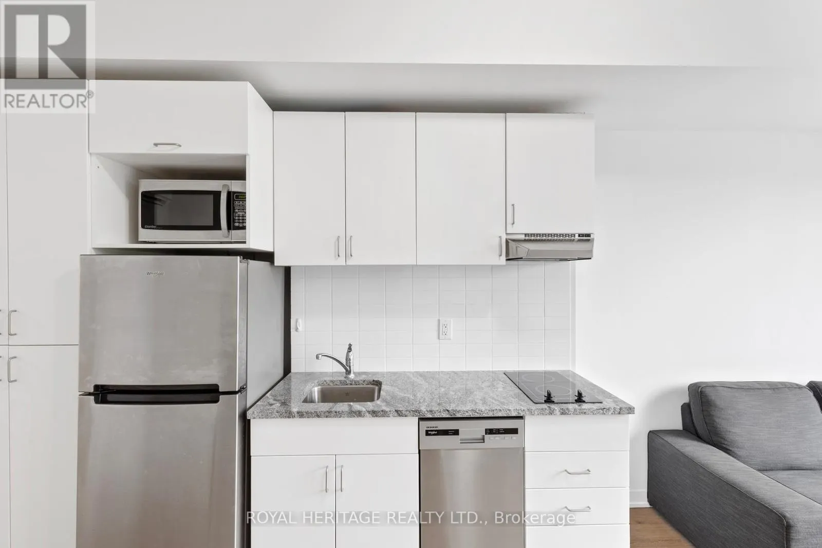 307 - 1800 SIMCOE STREET N